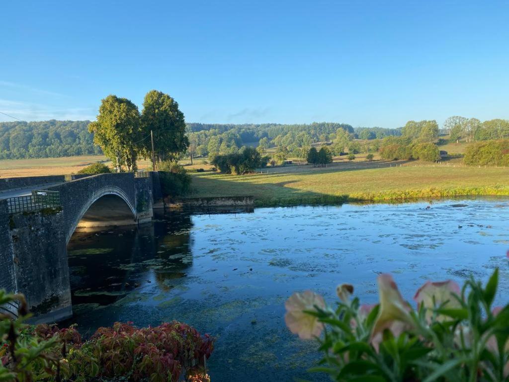 La Maison Blanche De Martue Florenville Bagian luar foto